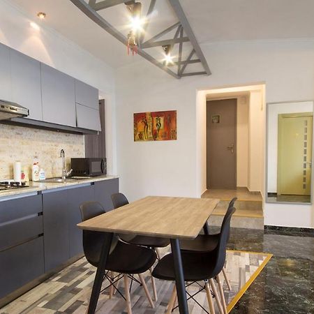4 Bedroom Apartment On Liberty Square Tbiliszi Kültér fotó