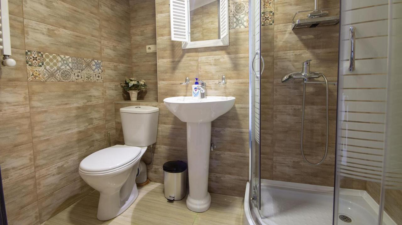 4 Bedroom Apartment On Liberty Square Tbiliszi Kültér fotó