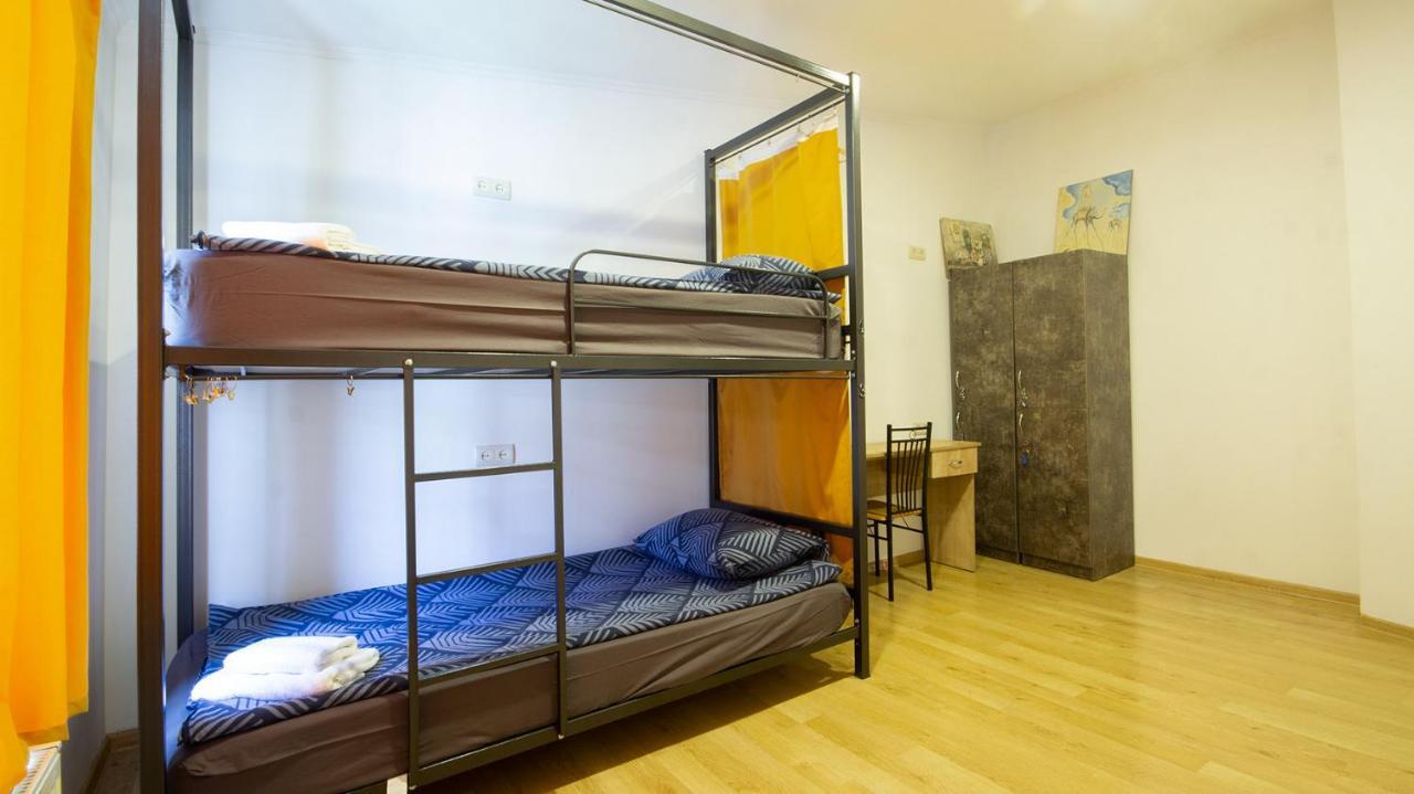 4 Bedroom Apartment On Liberty Square Tbiliszi Kültér fotó