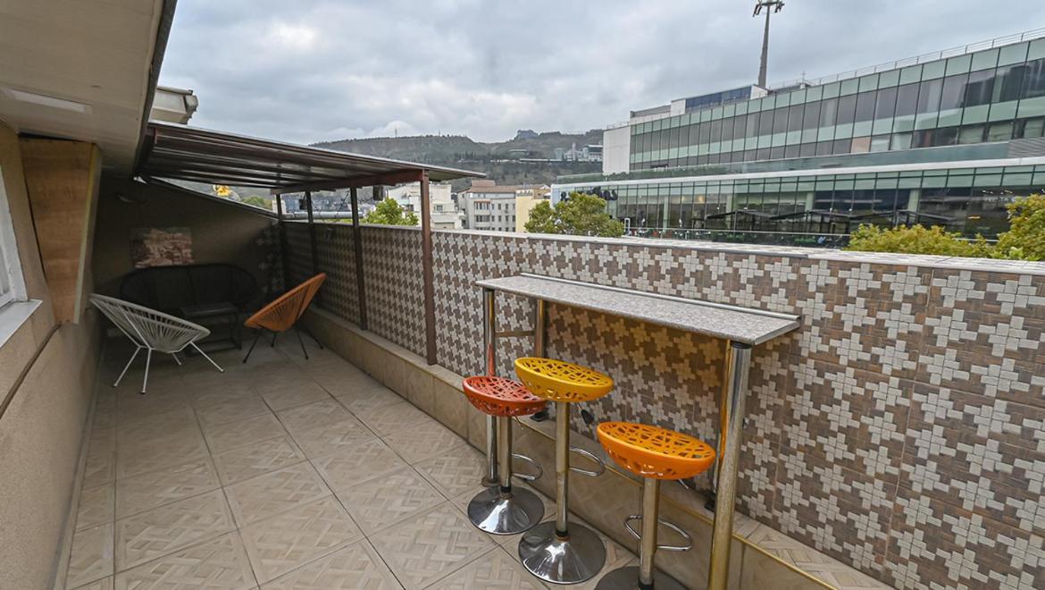 4 Bedroom Apartment On Liberty Square Tbiliszi Kültér fotó